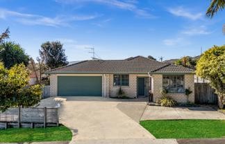 14 Mt Lebanon Crescent, The Gardens