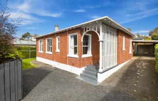 8a Bruce Street, Roslyn