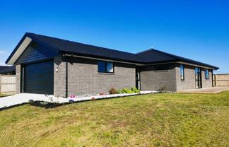 12 Te Taniwha Road, One Tree Point