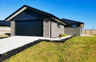 12 Te Taniwha Road, One Tree Point