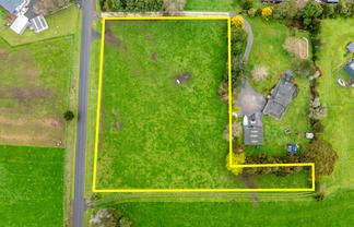98 Kells Lane, Lichfield