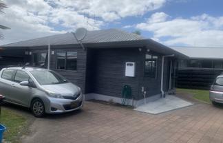 10b College Place , Poike