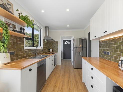 110 Main Road, Titahi Bay