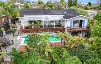 943 River Road, Queenwood