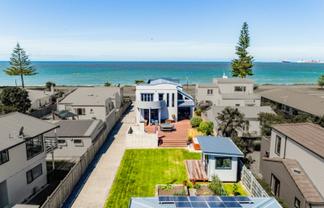 34 The Esplanade, Westshore