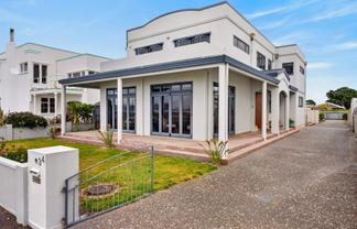 34 The Esplanade, Westshore