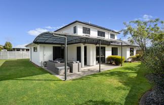 16 Oaklands Drive, Cambridge