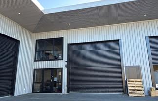 Hamilton Airport Showroom/Warehouse