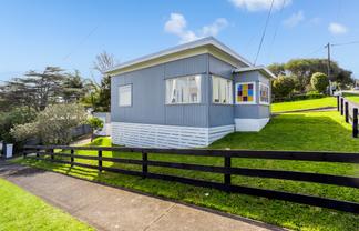 33 Porter Crescent, Helensville