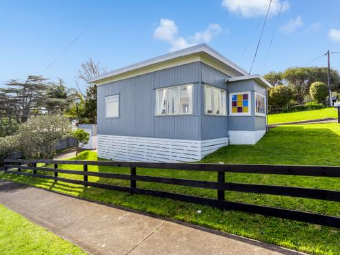 33 Porter Crescent, Helensville
