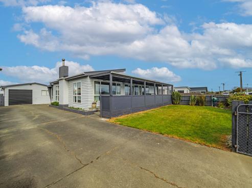 16 Linklater Avenue, Foxton Beach