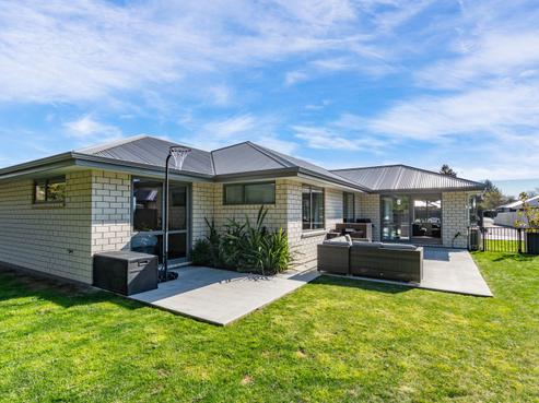 32 Geoff Geering Drive, Elgin