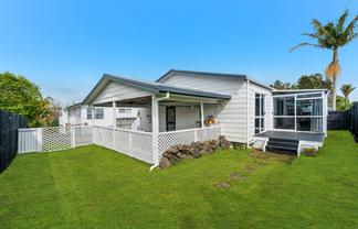 2/52 Waitaki Street, Henderson