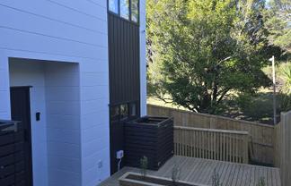 6/6 SEALY ROAD, Torbay