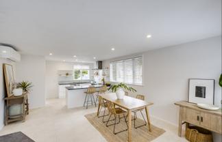 2/8 Meeanee Quay, Westshore