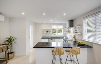 2/8 Meeanee Quay, Westshore
