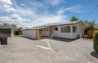 8 Buick Street, Redwoodtown