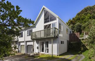 10 Linwood Way, Island Bay