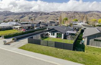 72 Stratford Drive, Mount Pisa, Cromwell