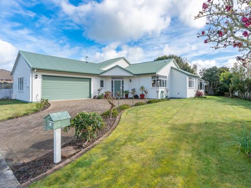 8 Sovereign Place, Rototuna North