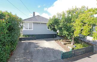 32 Holland Avenue, Point England