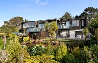 8 Saran Place, Hillsborough