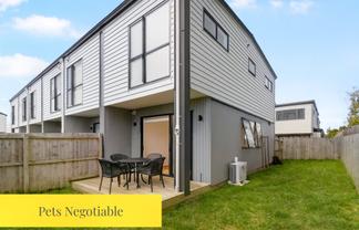 8/14 Clendon Place, Manurewa