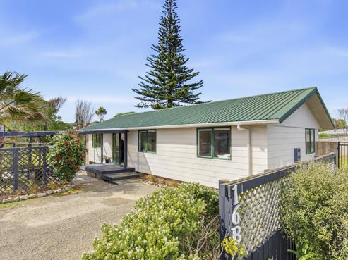 16B Karaka Street, Otaki Beach