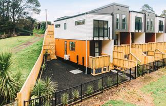 17/8-10 Lowtherhurst Road, Massey