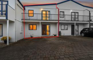 3/71 Fernhill Way, Oteha