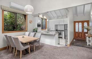 7 Kekeno Grove, Tirohanga