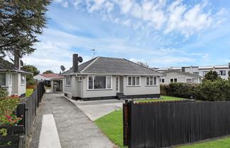 11 Awatere Street, Clover Park
