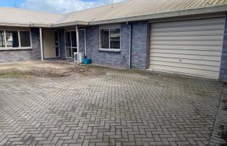 97B Lake Crescent, Hamilton Lake