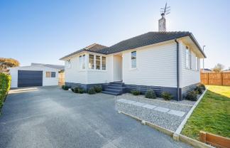2 Avon Terrace, Roslyn