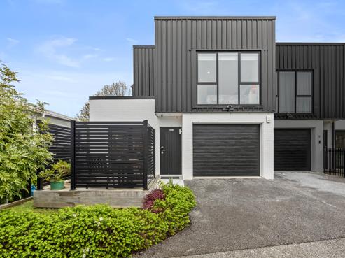 22D Borrowdace Avenue, Botany Downs
