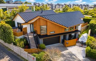 16 Tuatini Place, Long Bay