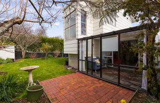 2/20 Cobham Crescent, Stoke