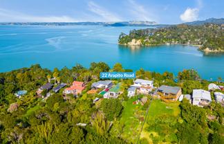 22 Arapito Road, Titirangi