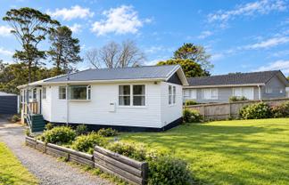 97 Riverpark Crescent, Henderson