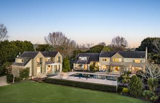 60 Clifton Road, Whitford