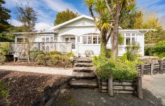 148 Cleveland Tce, Nelson