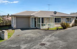 1/2 Doment Crescent, Orewa