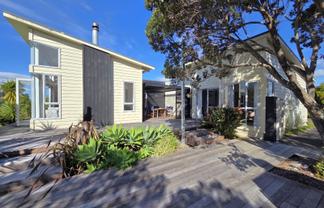 143 The Fairway, Matarangi