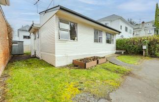 37 Carlyle Street, North Dunedin