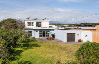 31 Hunia Terrace, Himatangi Beach
