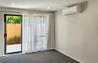 B/44 Marion Street, Silverstream