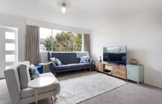 1/377 Main Road, Tawa
