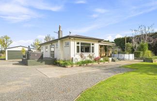 2139 State Highway 3, Sanson