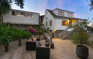 2/597 East Coast Road, Browns Bay