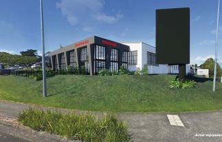 HUGE EXPOSURE ON CONSTELLATION DRIVE
